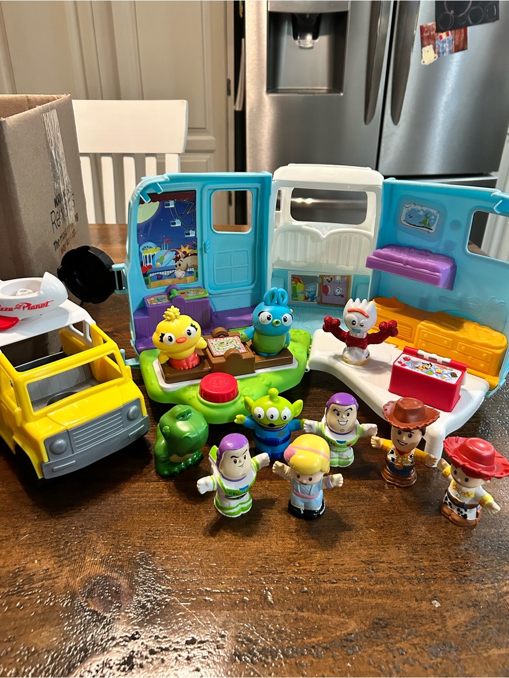 Little People Toy Story RV Playset Jessie’s Campground Adventure, Pizza Planet